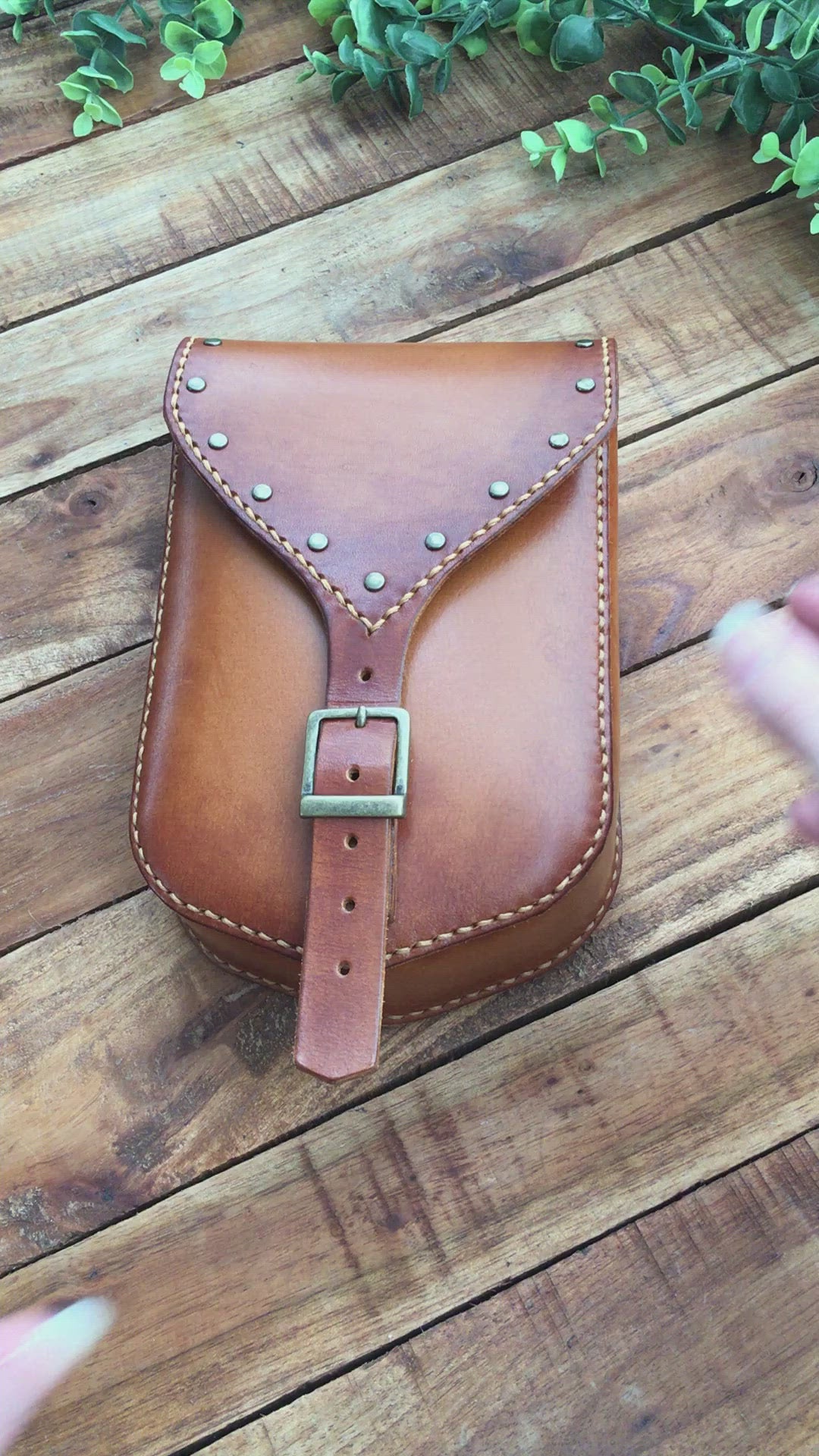 video showing Large Handmade Leather Belt Pouch with studs