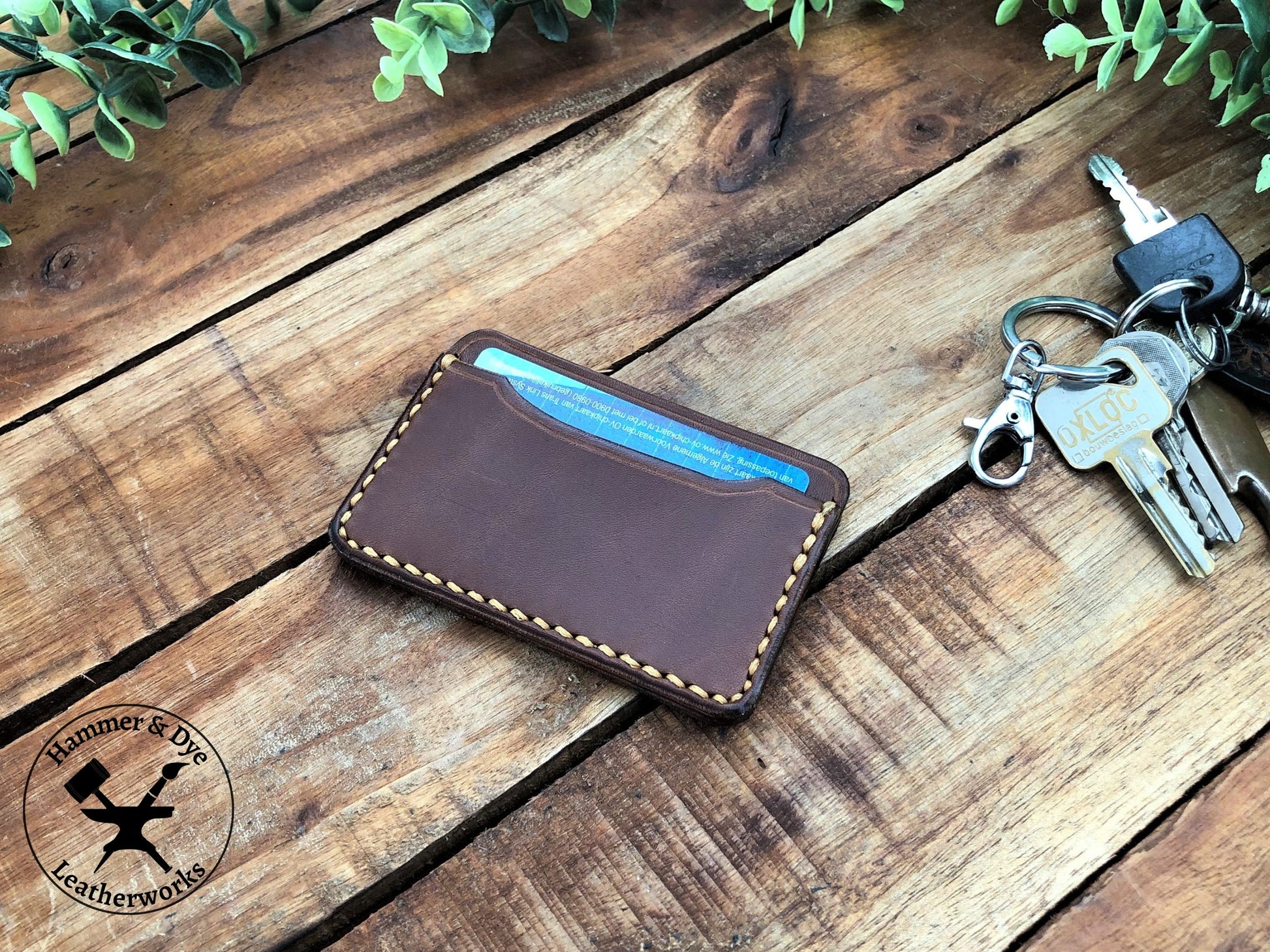 The Difference Between Minimalist and Regular Wallets
