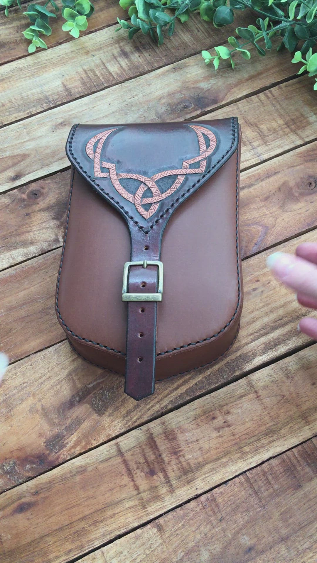 Custom leather outlet belt pouch