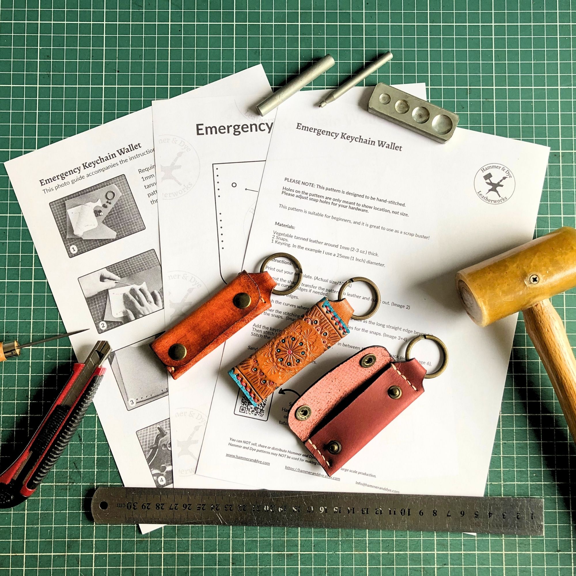 Emergency Keychain Wallet 10 emergency keychain wallet pattern surrounded by leathercraft tools and hte finished keyring purses