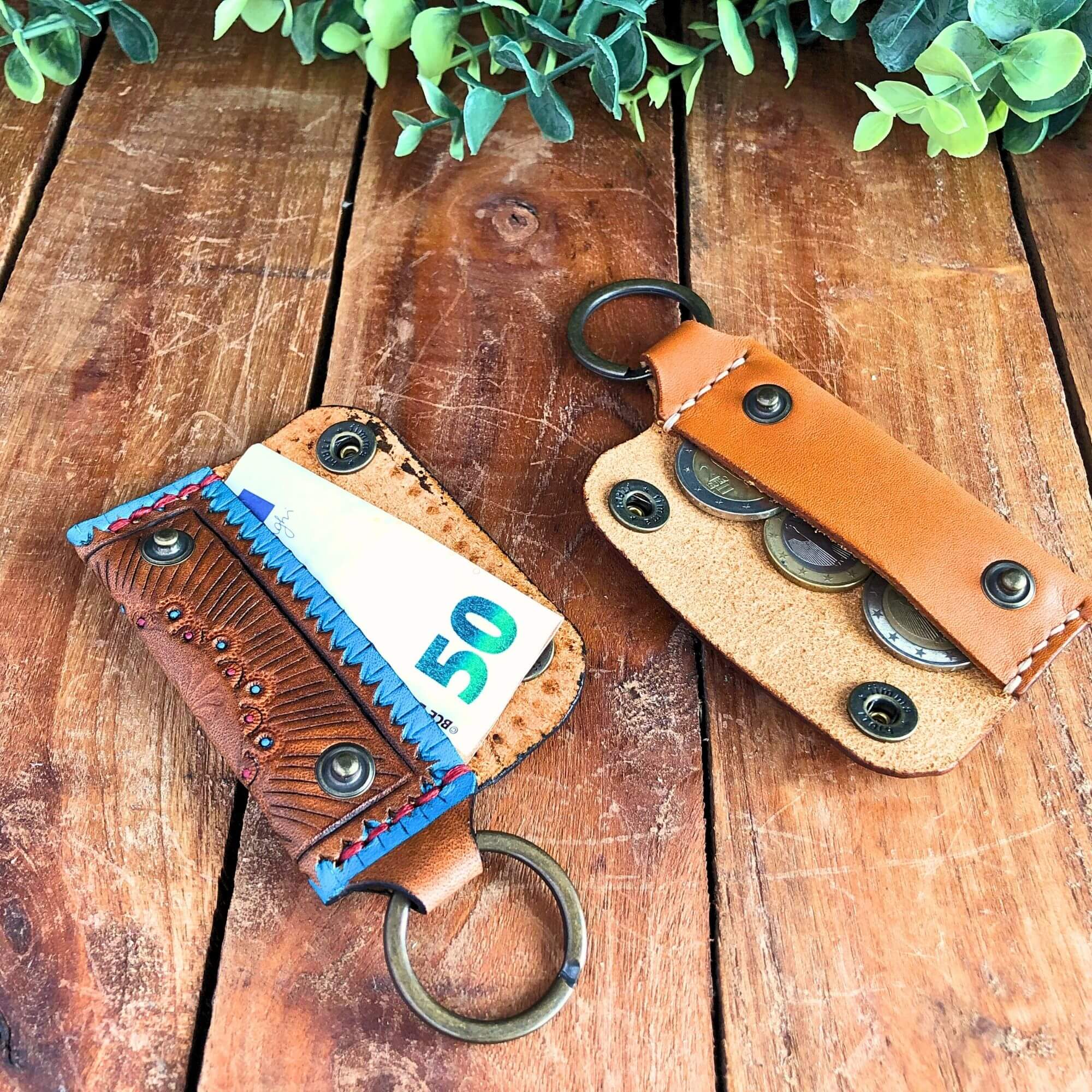 Emergency Keychain Wallet 6 2 leather emergency keychain purse with bills and coins inside